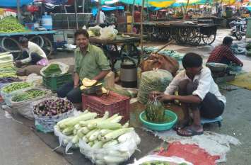 neemach news तेज बारिश के बाद बिगड़ी फसले