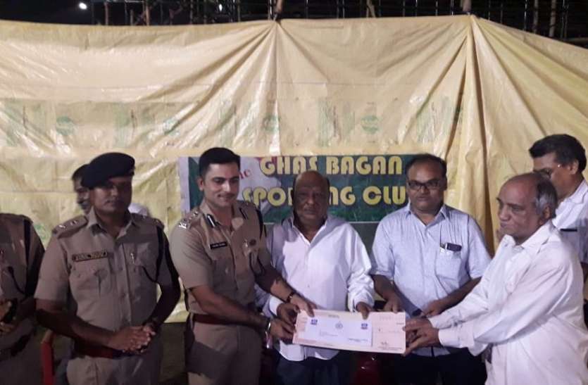पुलिस आयुक्त ने लिया पूजा मंडप में सुरक्षा का जायजा पुलिस आयुक्त ने लिया पूजा मंडप में सुरक्षा का जायजा