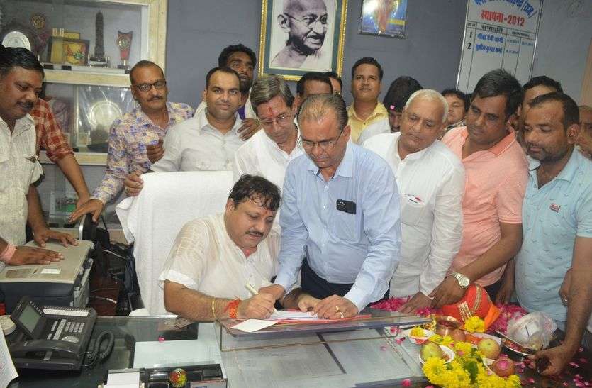 नेता प्रतिपक्ष को ही कहां पर मनोनीत कर दिया सभापति नेता प्रतिपक्ष को ही कहां पर मनोनीत कर दिया सभापति