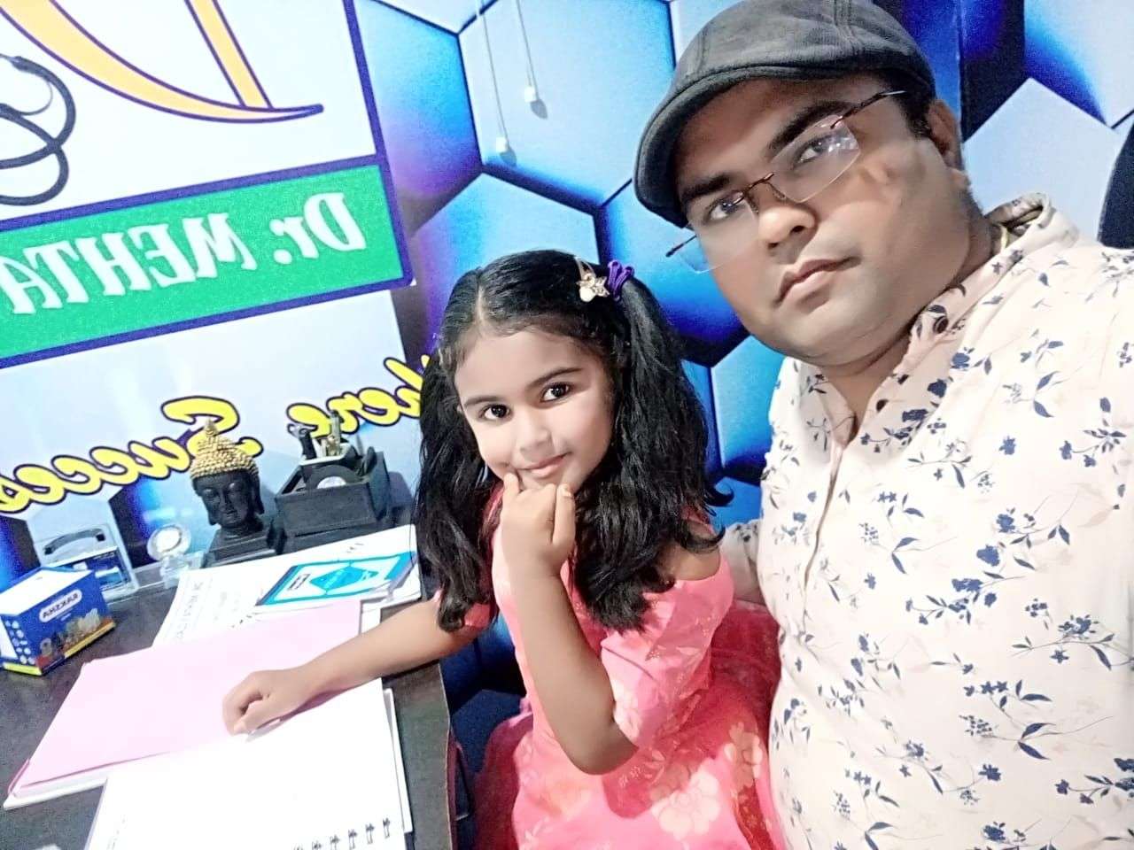बेटियांं बनीं बॉस, पापा-मम्मी की गाइडेंस में संभाला ऑफिस, आया कॉन्फिडेंस