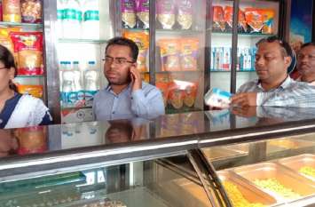 Administrative staff took action on Mishtan Bhandar, grocery stores मिष्ठान भंडार, किराना दुकानों पर प्रशासनिक अमले ने की कार्रवाई