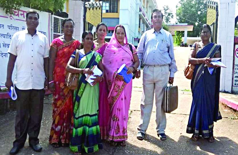 सामान्य सभा की बैठक का बहिष्कार कर कक्ष से बाहर निकल आए सदस्य सामान्य सभा की बैठक का बहिष्कार कर कक्ष से बाहर निकल आए सदस्य