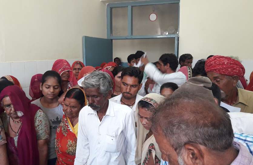 nokha hospital- viral fever patients वायरल बुखार के मरीजों की अस्पतालों में लगी कतारें