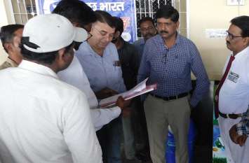 All the stalls in the railway station will have fans रेलवे स्टेशन के सभी स्टाल के सामने लगेंगे पंखे