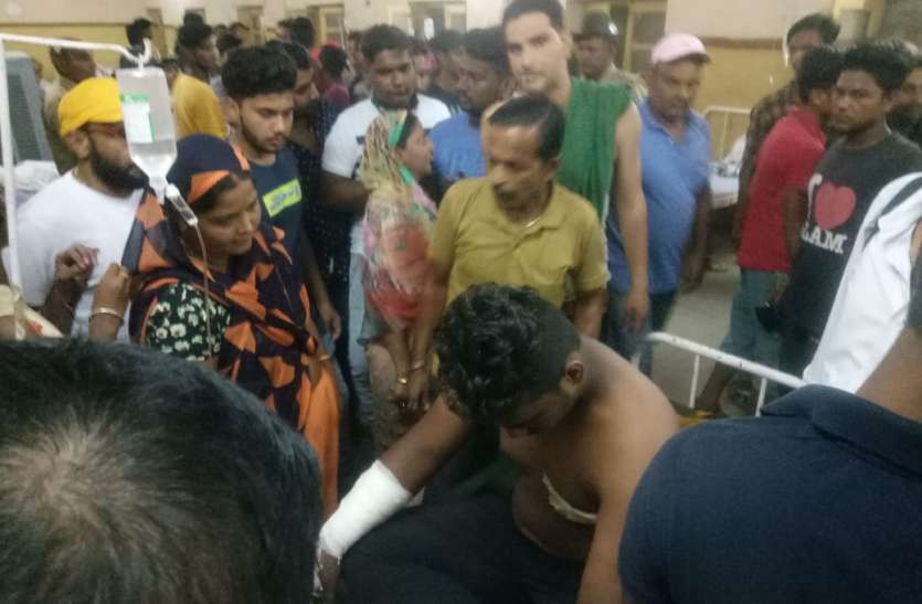 चाकू से हमले में एक युवक घायल चाकू से हमले में एक युवक घायल
