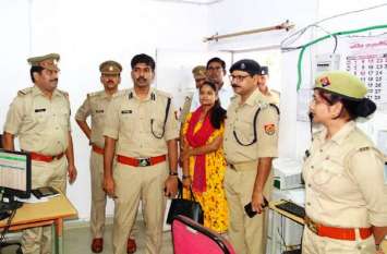 Sp sitapur check the office files and paper पुलिस अधीक्षक कार्यालय में अचानक पहुंच गया यह शख्स, कार्यालयों के रखरखाव और दस्तावेजों की करी जांच, मचा हड़कंप