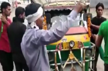 police arrested 18 man on transporters strike in noida Motor Vehical Act में बदलाव की मांग को लेकर हुई हड़ताल, पुलिस ने इतने लोगों को किया गिरफ्तार- देखें वीडियो