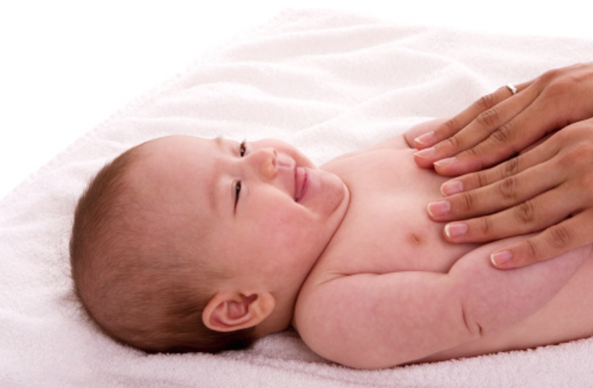 Oil Massage Of Baby Increases Emotional Bond with Mother Baby Care Tips: तेल मालिश से बढ़ता है मां और बच्चे का भावनात्मक जुड़ाव