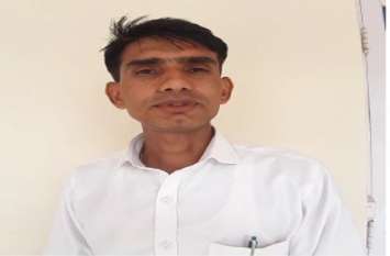 Second Grade Mail Nurse Not Received Salary For 23 Months, Bhanda 23 माह से वेतन के लिए गुहार लगा रहे नर्सिंग कर्मी को बाबू ने कहा तू कलेक्टर है क्या..