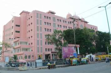 A dirty game of gismfaroshi is revealed at Charak Hospital उज्जैन का अस्पताल बन गया जिस्मफरोशी का अड्डा, चल रहा था गंदा खेल, पुलिस ने रंगे हाथ पकड़ा...