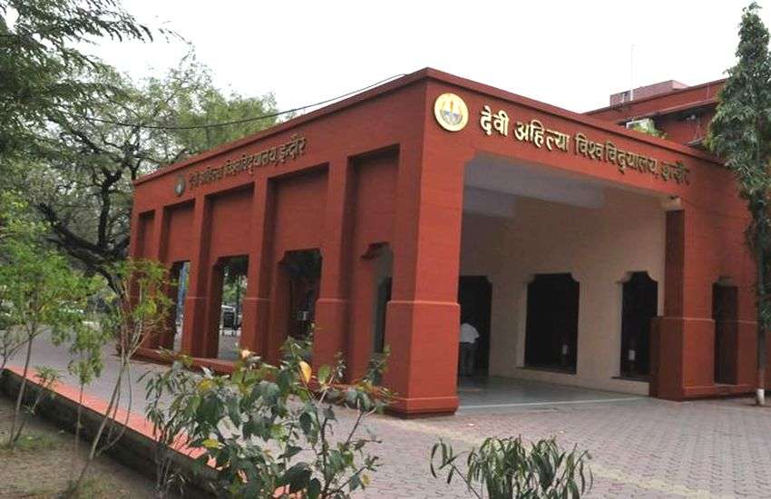 6 छात्रों की करतूत : टीचर्स से बदतमीजी के साथ गर्ल्स वॉशरूम में करते थे ऐसा ‘गंदा’ काम