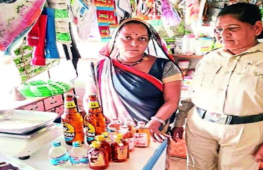 यहां खुलेआम काले कांच लगी गाड़ी में लोड होती है शराब, आबकारी अमले पर है कांग्रेस नेता का दबाव