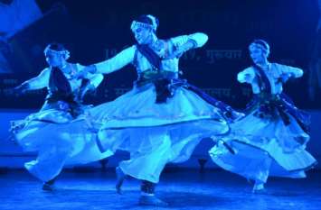 pandit vishnunarayan bhatkhande punytithi 'सखी एरी आली पिया बिन कलन परत मोहे घड़ी पलछिन...