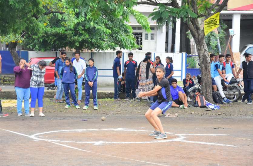 Players showed strength खिलाडि़यों ने दिखाया दम