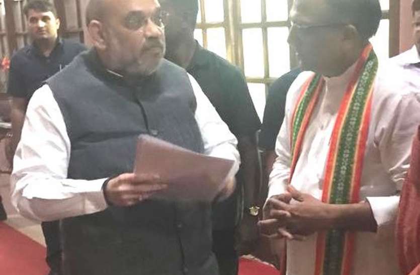 गृहमंत्री अमित शाह ने सांसद से मांगी क्षेत्र में बाढ़ की रिपोर्ट, सांसद ने दी जानकारी गृहमंत्री अमित शाह ने सांसद से मांगी क्षेत्र में बाढ़ की रिपोर्ट, सांसद ने दी जानकारी