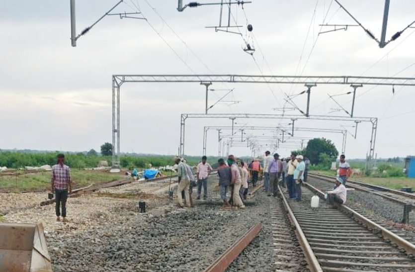Doubling work on Katni-Singrauli railway line नीमच से रामगंज मंडी, मंदसौर-सुवासरा और नीमच-सिंगरोली के बीच नए रेलवे ट्रेक के लिए सर्वे पूरा