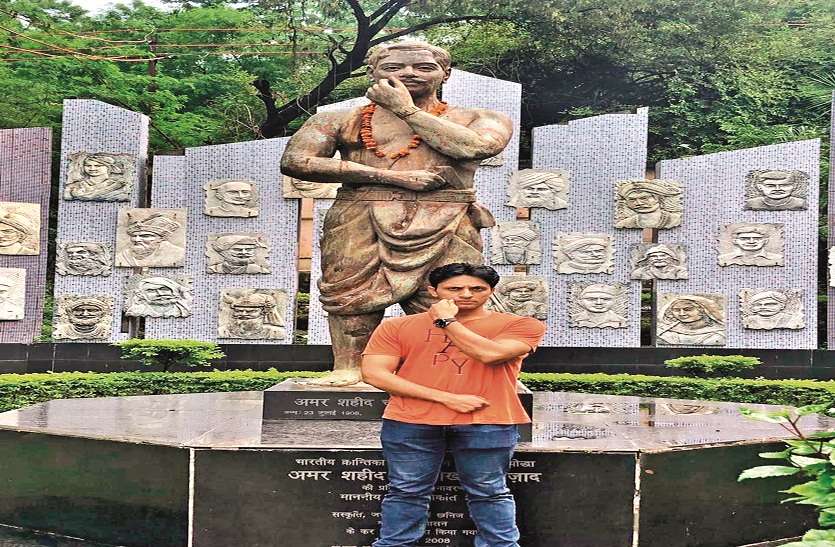 जब करियर की शुरुआत होती है तो अक्सर जो रोल बताया जाता है वह मिलता नहीं जब करियर की शुरुआत होती है तो अक्सर जो रोल बताया जाता है वह मिलता नहीं