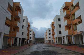 Colony built under PM Awas Yojana आखिर क्यों लाखों के आशयानें में नहीं रहना चाहते लोग, जानिए इस खबर में