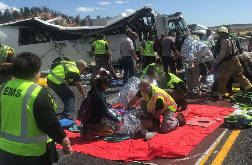 bus अमरीका: चीनी पर्यटकों को ले जा रही एक बस पलटी, चार लोगों की मौत