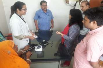 In-charge secretary did surprise inspection of CHC प्रभारी सचिव ने किया सीएचसी का औचक निरीक्षण