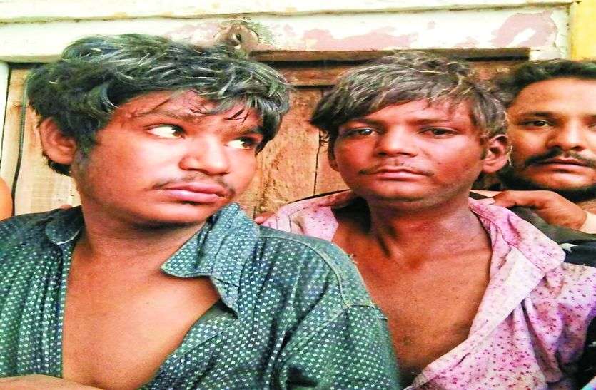 बच्चे को बोरी में डाल कर ले जाने का प्रयास, लोगों ने पकड़ा, की धुनाई बच्चे को बोरी में डाल कर ले जाने का प्रयास, लोगों ने पकड़ा, की धुनाई