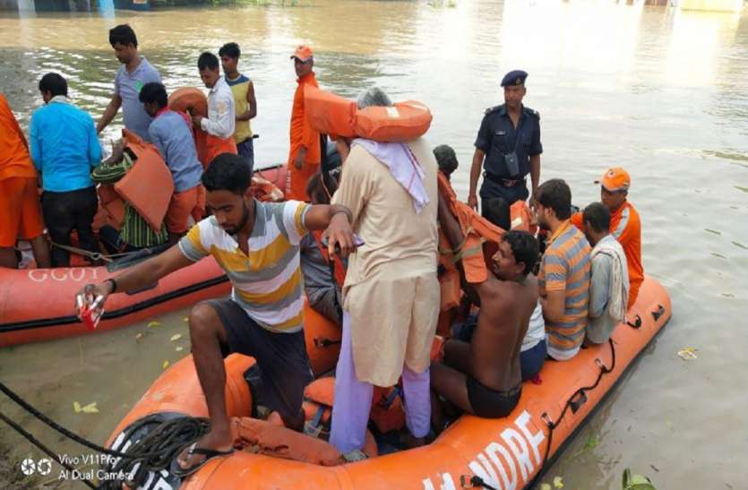 NDRF Team सूरत पहुंची एनडीआरएफ की पांच टीमें