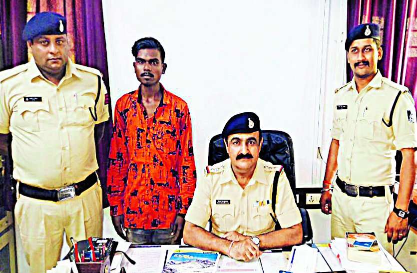 Police revealed the theft Theft accused arrested : पुलिस के हाथ लगे सोने-चांदी के जेवरात, पढ़ें क्या है माजरा