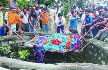 suside : The dead body of the woman and her four-year-old son landed i suside : कुएं में उतराता मिला महिला और उसके चार साल के बेटे का शव