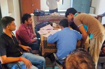 Panchayat darpan mp: Gram Panchayat Raneh janpad hatta damoh पंचायत में लाखों का गड़बड़ी की शिकायत पर जांच करने पहुंचे अधिकारी