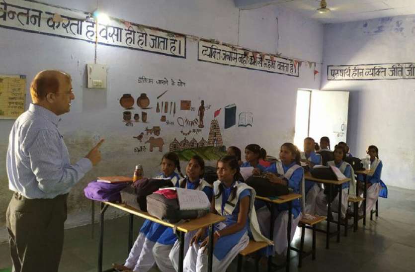 ज्ञान प्राप्त करने के लिए तीन तरीके महत्वपूर्ण हैं, जिसमें पहला पढ़ाई, दूसरा यात्रा एवं तीसरा आपसी चर्चा ज्ञान प्राप्त करने के लिए तीन तरीके महत्वपूर्ण हैं, जिसमें पहला पढ़ाई, दूसरा यात्रा एवं तीसरा आपसी चर्चा
