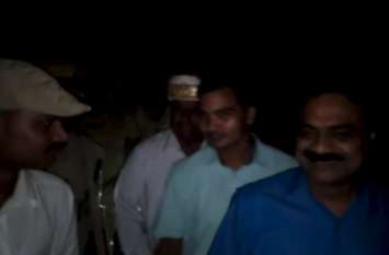 Ruckus due to awara janwar in Barabanki आवारा जानवरों को लेकर आमने-सामने आए दो गांवों के ग्रामीण, पुलिस-प्रशासन के फूले हाथ-पैर