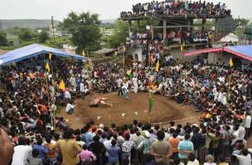 Riot contest पहलवानों ने दिखाया दम, दर्शक हुए रोमांचित महिला पहलवानों ने भी ठोकी ताल
