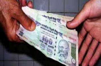 cbi and vigilance team catches railway superintendent taking bribe गाजियाबाद के रेलवे सुपरिटेंडेंट का वेंडर ने खोला ऐसा राज कि पहुंच गये जेल