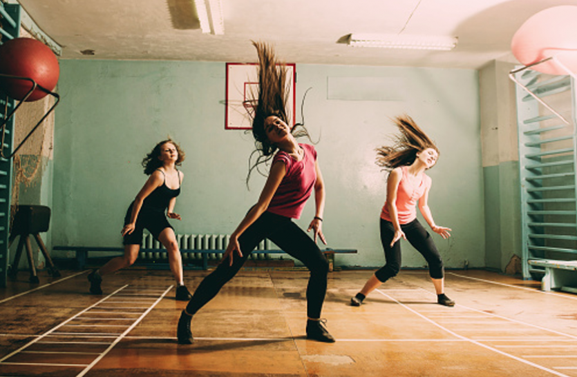 Dancing Benefits For Health: शरीर को लचीला और मजबूत बनाता है डांस Dancing Benefits For Health: शरीर को लचीला और मजबूत बनाता है डांस
