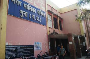 Councilors complained to the collector of this scam फर्जीवाड़ा: हरिपुर, सकतपुर, माधौपुर के लिए स्वीकृति, काम करा दिए टेकरी पर