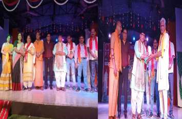 International Taj drama festival Started Honor social workers अंतरराष्ट्रीय मंच पर आगरा की प्रतिभाओं का सम्मान, देखें वीडियो