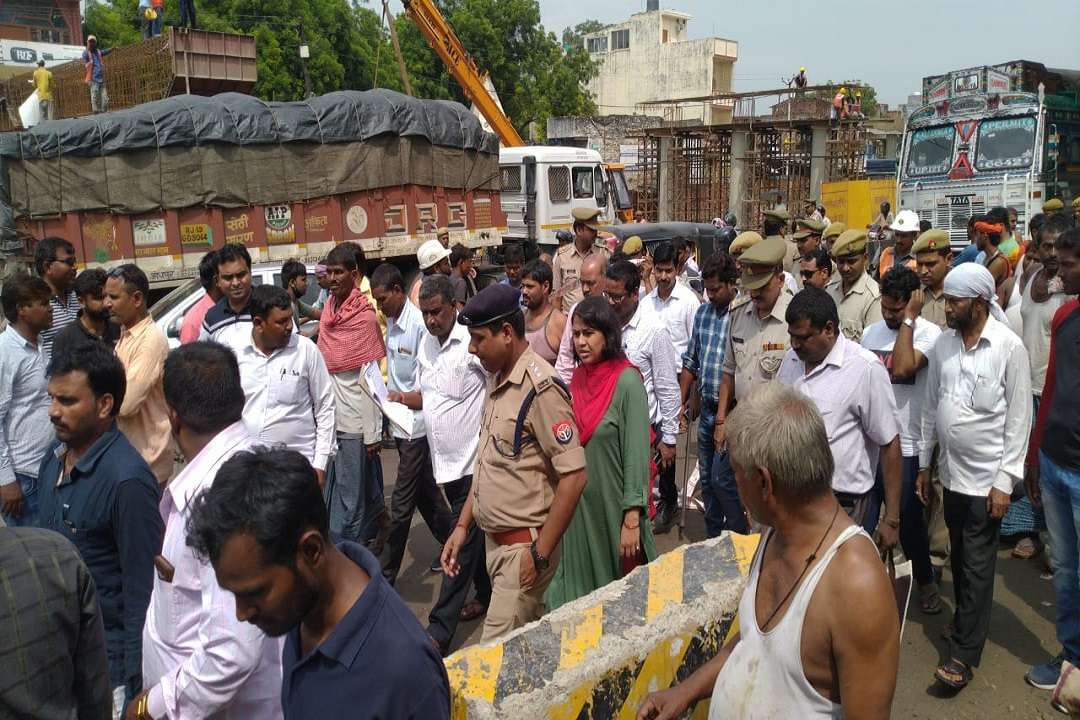 अतिक्रमण विरोधी अभियान का विरोध