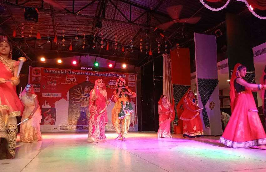 अंतरराष्ट्रीय ताज रंग महोत्सव का रंगारंग आगाज, 500 कलाकार आए, देखें वीडियो