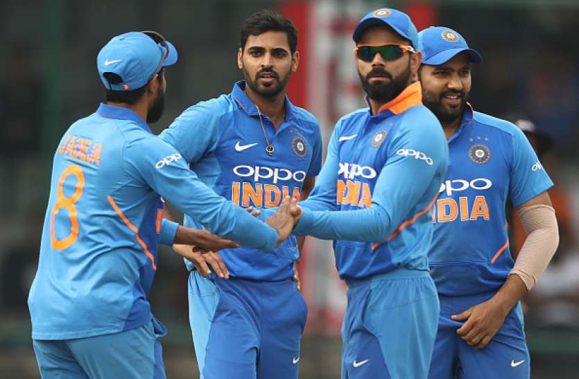 virat_and_bhuvi.jpg इन गेंदबाजों ने करियर की पहली ही गेंद पर लिया था विकेट, दो नाम तो कर देंगे हैरान