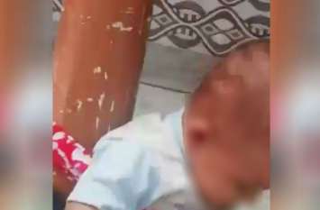 Six months innocent was tied to a pillar video viral 6 माह के मासूम को बांधा खंभे से, वजह जानकर रह जाएंगे हैरान, ये वीडियो हो रहा जमकर वायरल