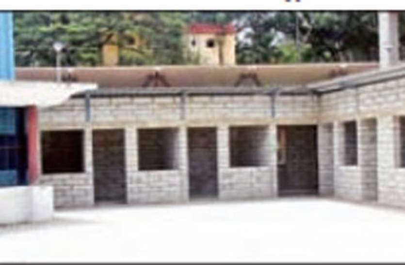 बस स्टैण्ड निर्माण की कछुआ चाल बस स्टैण्ड निर्माण की कछुआ चाल