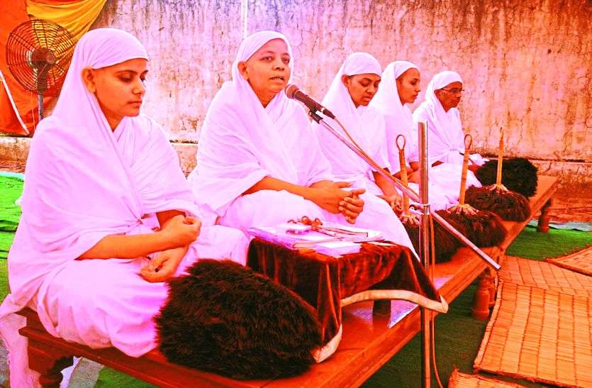 जरा सोचिए...प्रभु की शरण में सुख नहीं मिलता तो क्या कोई करता सुमिरन जरा सोचिए...प्रभु की शरण में सुख नहीं मिलता तो क्या कोई करता सुमिरन