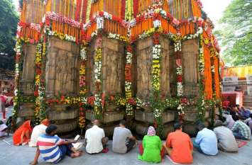 Shardiya Navratri 2019: famous durga temple in india नवरात्र में इन मंदिरों में करें देवी का दर्शन, माता भर देंगी झोली