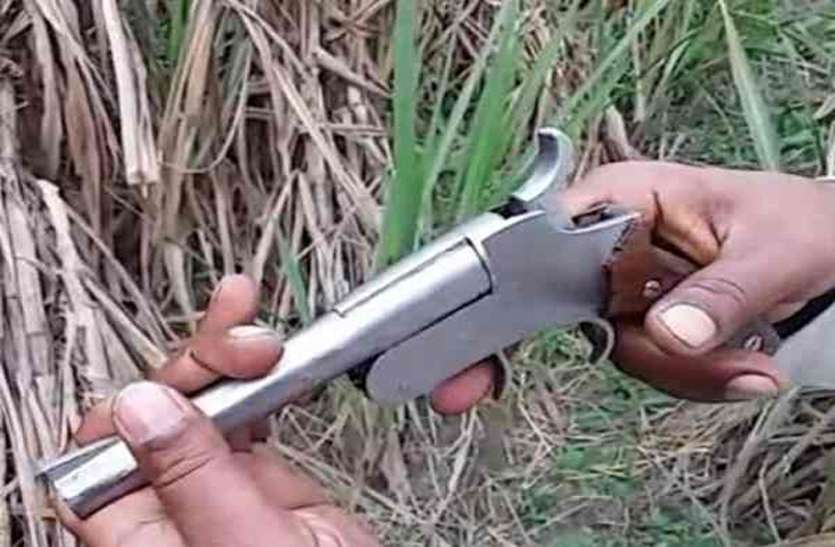बढ़ रहा अवैध हथियार रखने का शौक बढ़ रहा अवैध हथियार रखने का शौक