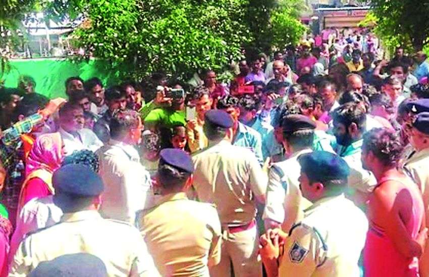 ‘खौफनाक’ बनी छेड़छाड़ : थाने पर समझौता कर लौट रहे किशोरी के परिजन की कर दी हत्या