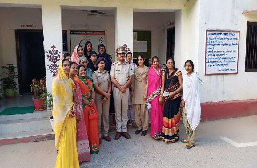 महिलाओं के साथ अत्याचार हो तो खुलकर विरोध करें महिलाओं के साथ अत्याचार हो तो खुलकर विरोध करें