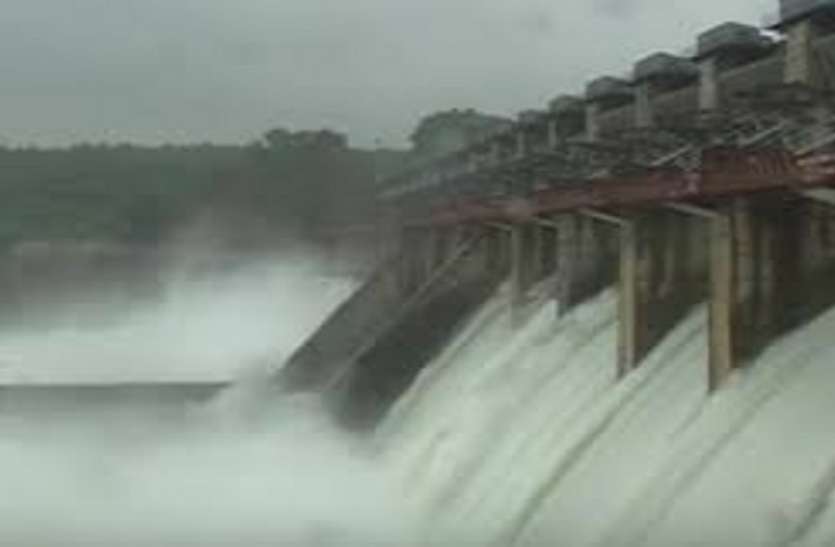 Gujarat news : सौराष्ट्र का भादर डैम ओवरफ्लो Gujarat news : सौराष्ट्र का भादर डैम ओवरफ्लो