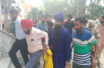 Khalistan Terrorist: Khalistan Terrorist On 10 Days Remand In Amritsar 10 दिन के रिमांड पर खालिस्तानी आतंकी, 'पाक' से यूं आते थे इनके लिए हथियार