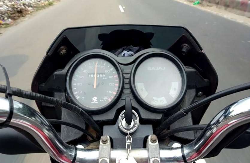bajaj bikes ये हैं भारत की सबसे सस्ती बाइक्स, इन्हें चलाने का खर्च है बेहद कम
