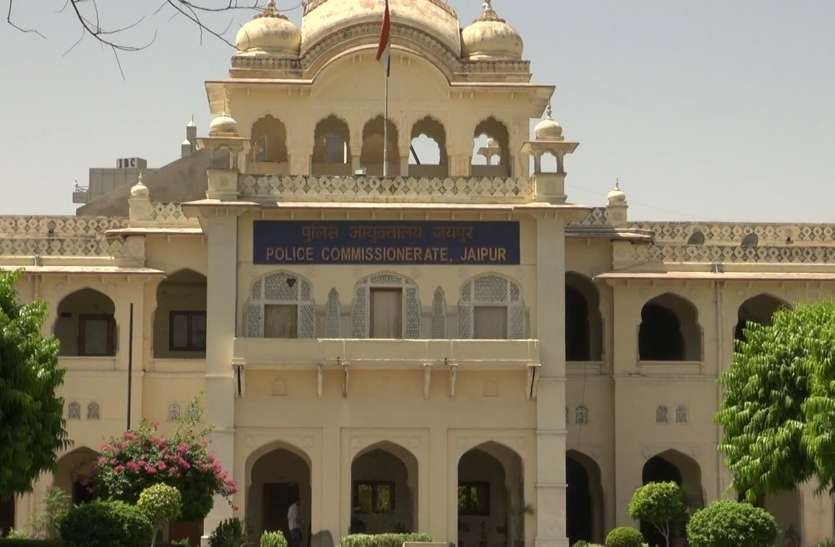 मादक पदार्थ की तस्करी करने वाले चार बदमाश गिरफ्तार मादक पदार्थ की तस्करी करने वाले चार बदमाश गिरफ्तार